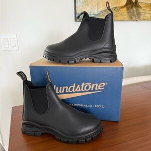 Blundstones lug sole (10.5 women’s/8.5 men’s)